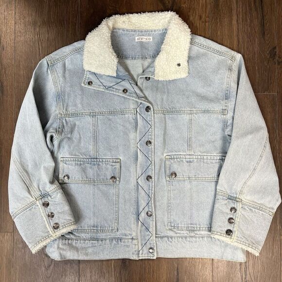 Aemi+Co Juliette Light Wash Denim Sherpa Collared Jacket Size Medium - Picture 2 of 6